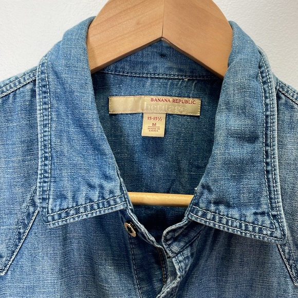 Banana Republic Denim Shirt - Picture 2 of 4